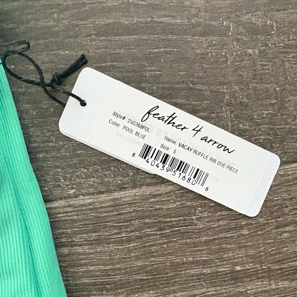 Feather 4 Arrow Ruffle Rib One-Piece - NEW! Size 5 - Picture 5 of 7